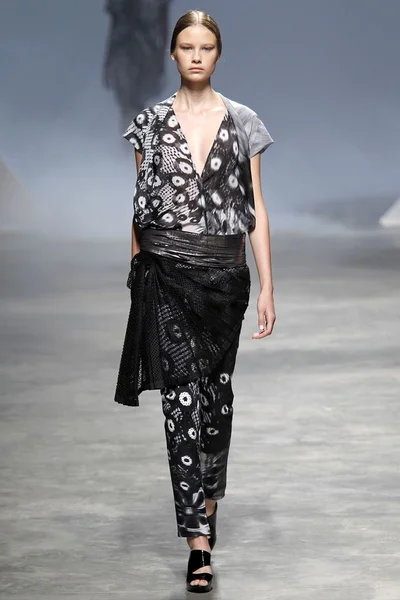Look 38